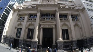 El Banco Central de la República Argentina (BCRA) informó que decidió endurecer su estrategia de absorción monetaria.