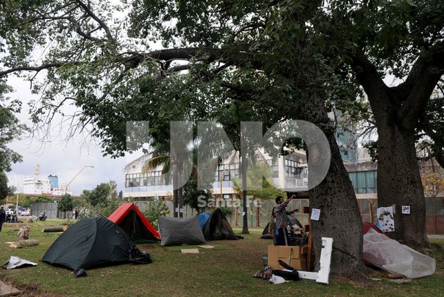Vecinos mantienen el acampe en defensa del Parque Alberdi
