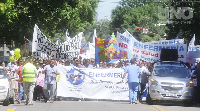 “Hartos” de no ser escuchados, los enfermeros reclamaron en su día