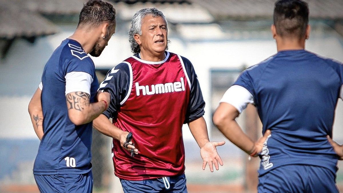Néstor Gorosito puso primera como DT de Gimnasia