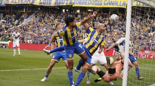 Facunco Mallo y Quintana chocan en una situación muy clara para Central ante Godoy Cruz. Ahora no estará ante Lanús, como Jaminton Campaz.