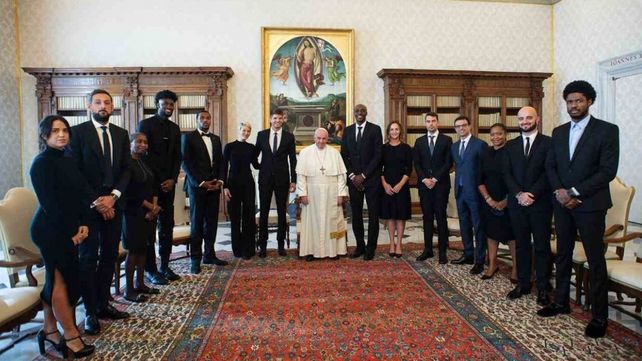 Los jugadores llegaron al Vaticano hoy especialmente para la reunión con el Papa y regresarán mañana a EEUU para sumarse a la pretemporada que inicia el próximo martes.