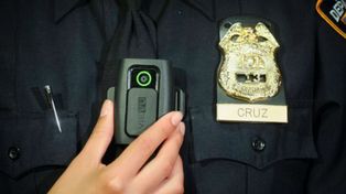 Unos 1.200 policías de Nueva York llevarán una cámara en su uniforme