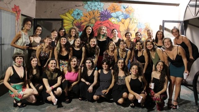 Hay equipo. El colectivo de mujeres se dedica a impulsar el tango local con artistas de la ciudad.