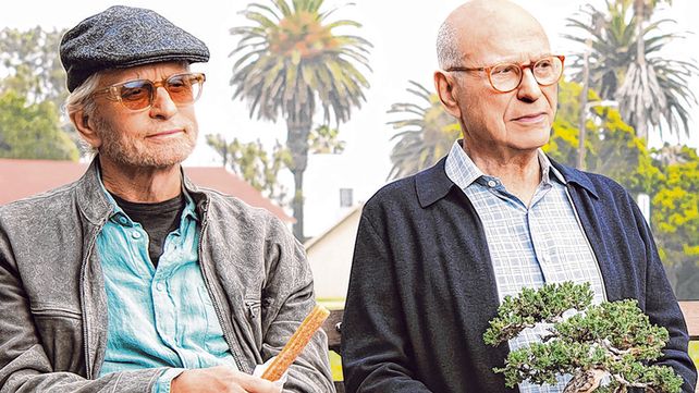 globo de oro. La premiada serie El método Komisky es protagonizada por Michael Douglas y Alan Arkin.