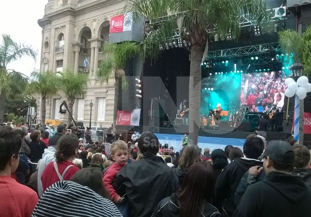Los santafesinos festejaron al ritmo de la música