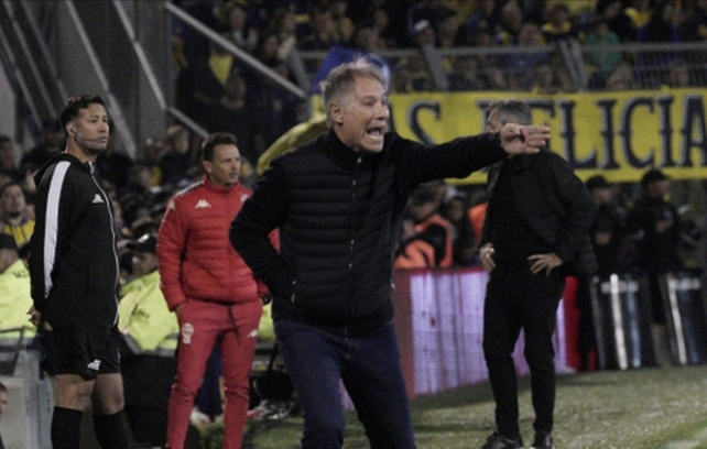 Ariel Holan no puso excusas luego de la eliminación de Central ante Huracán.