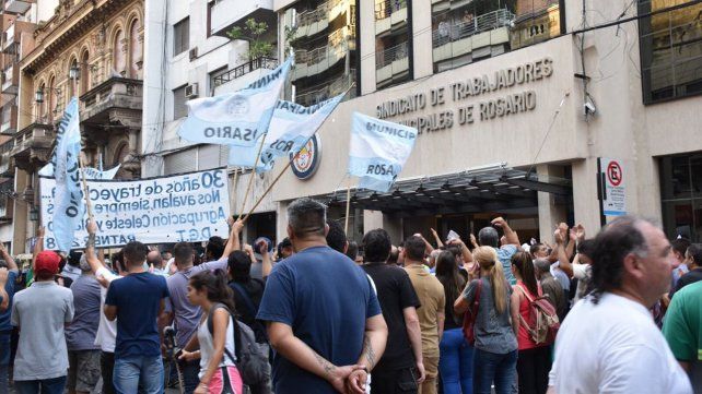 Los municipales levantaron el paro tras acordar un aumento del 78% en el año