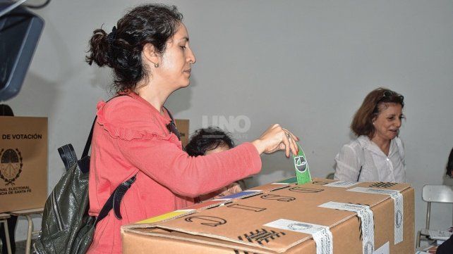 Santa Fe elige 2023: las postales de los santafesinos en esta jornada electoral