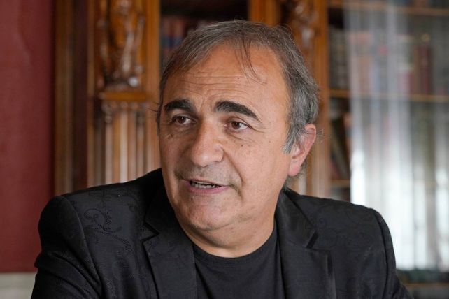 El senador Ricardo Merlo pasó por Rosario y visitó el diario La Capital.
