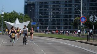 La Calle Recreativa suele ser aprovechado por una multitud para ejercitarse los domingos