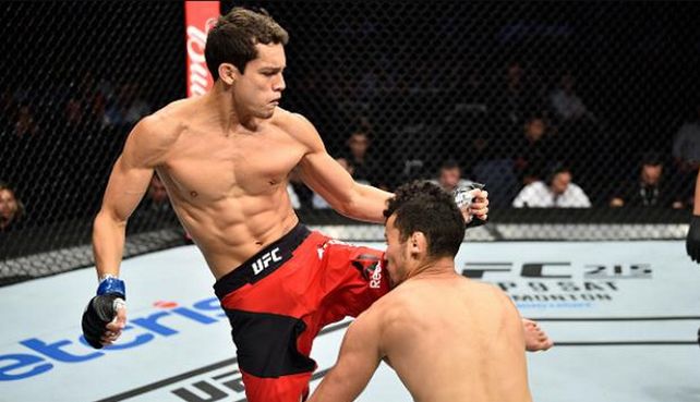 Debutó con un violento rodillazo y marcó en el nocaut más rápido del año