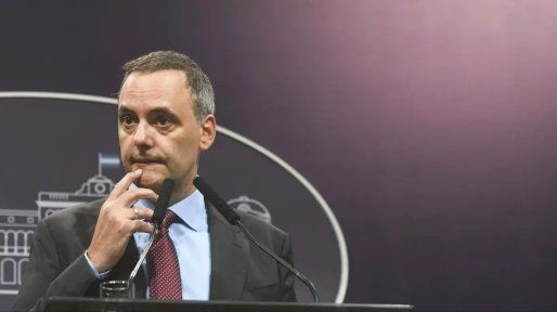 Adorni designó abogado mientras avanzan medidas por patrimonio y viajes