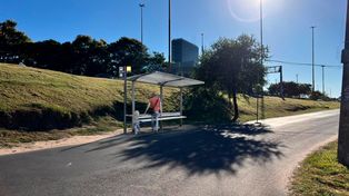 Una de las intervenciones que se propone es en inmediaciones al Yacht Club, cuyo acceso por calle Demetrio Gómez conecta con barrios como Alto Verde y La Vuelta del Paraguayo.