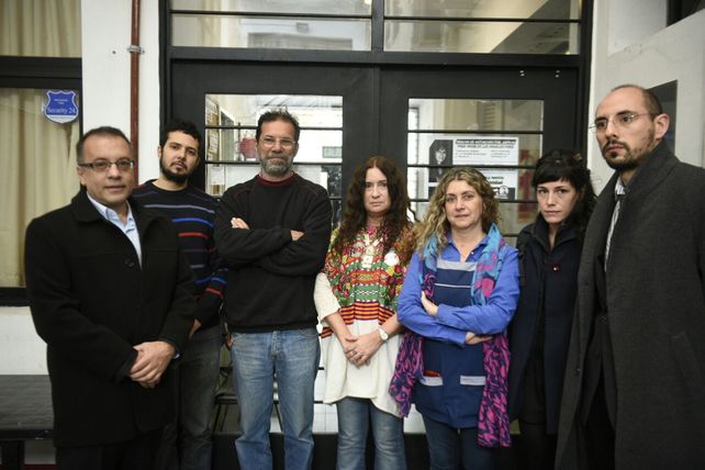 Integrantes de Amsafé y de Apdh luego de brindar una conferencia de prensa hoy.&nbsp;