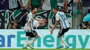 Angelito Di María y Leo Messi nacieron en Rosario, en el potrero del mundo. Crecieron a puro enganche y con botines gastados en la Cuna de la Bandera. Luego llegaron a la gloria.