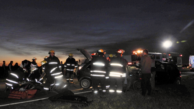 Cuatro muertos y un joven gravemente herido tras un choque frontal entre dos autos ocurrido el domingo entre Carlos Pellegrini y El Trébol.