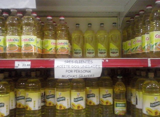 El aumento del precio del aceite causó alarma en la población y se disparó la demanda.&nbsp;