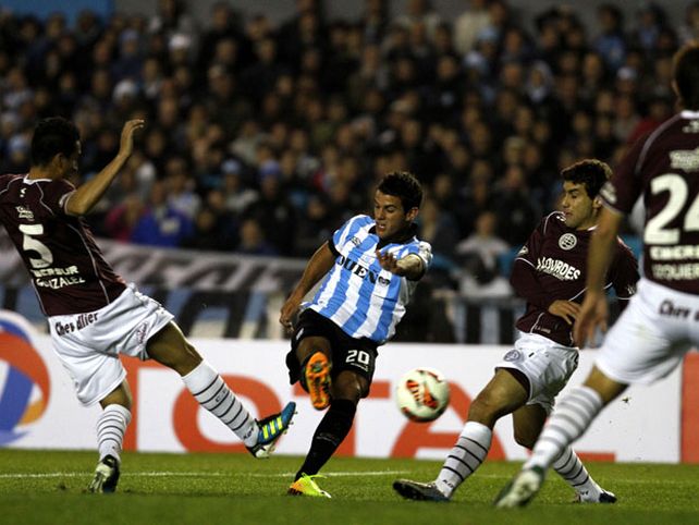 Lanús derrotó 2 a 1 a Racing en su debut en la Copa Sudamericana
