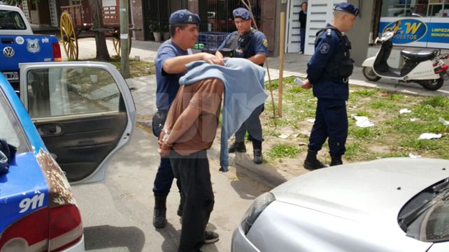 Detuvieron a un hombre que contaba con captura por un homicidio tras una violenta pelea