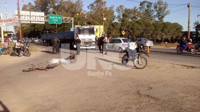 Un ciclista murió al ser embestido por un camión en Circunvalación
