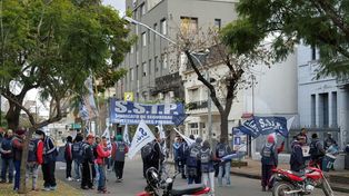Corte de tránsito en Bulevar y San Martín por movilización frente a la EPE