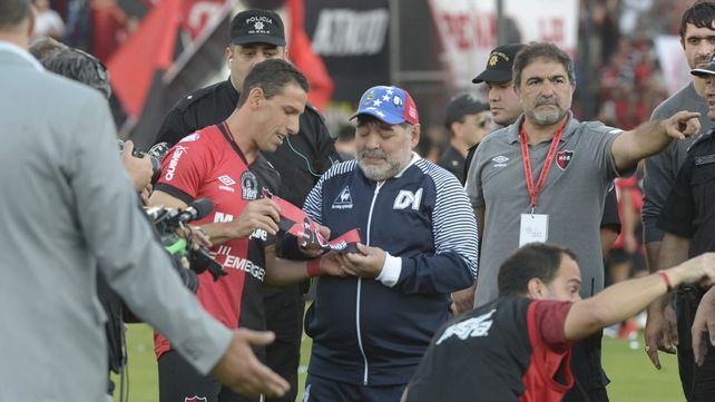 Las mejores fotos de la fiesta de Maradona en el Coloso