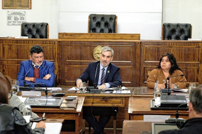 Comenzó el análisis al proyecto de sostenibilidad de la deuda pública provincial en el recinto de la Cámara de Senadores.