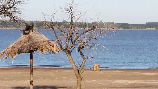 Desde le gremio de Guardavidas apuntaron a la intendencia de Concordia por la falta de guardavidas en las playas del perilago de Santo Grande. Advierten del peligro