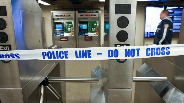 Tiroteo en el subte de Nueva York: una persona murió y cinco resultaron heridas