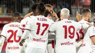 El campeón Milan ganó y quedó como uno de los escoltas de líder Nápoli