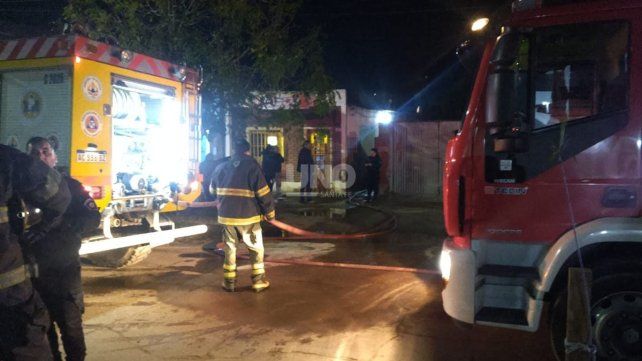 Incendio en una casa de barrio Guadalupe: la sorpresa que se llevaron los bomberos al entrar