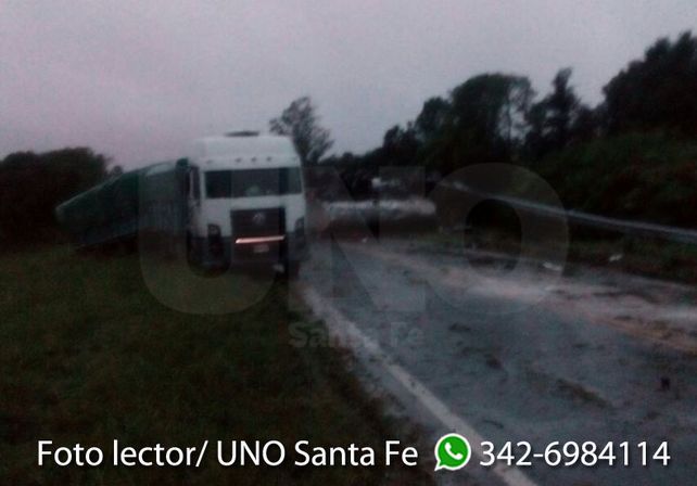 tres camiones y una camioneta chocaron en la Ruta Nacional 34. Foto lector.