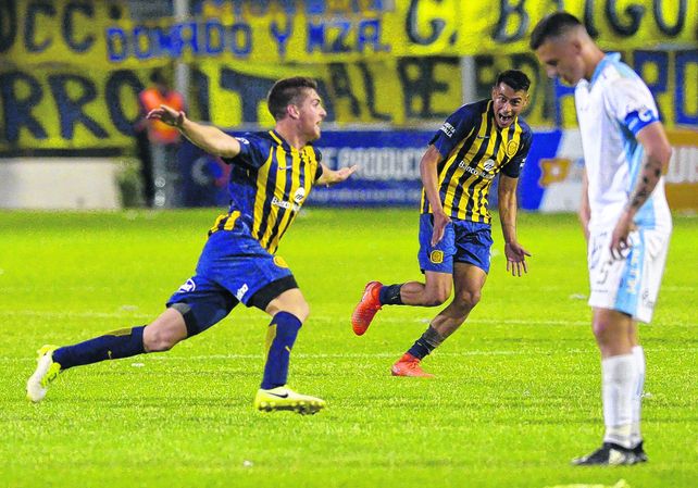 Coscia y su loco festejo tras el golazo en el final.