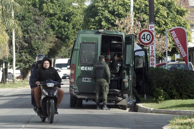 Vivir y patrullar en zonas calientes: cómo es la convivencia de vecinos y gendarmes en los barrios