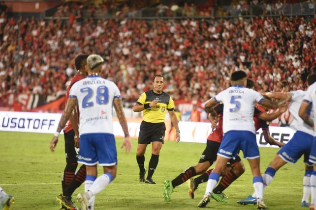 Newells-Vélez: seguí el minuto a minuto