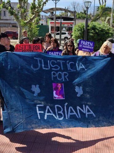 Victoria marchó para pedir justicia por el femicidio de Fabiana Bruselario