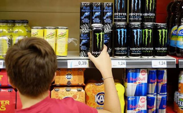 Impulsan una ley para prohibir la venta de bebidas energizantes a menores de edad en Santa Fe