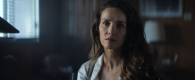 Natalia Oreiro como la agente Claudia.