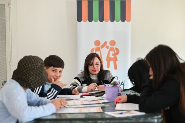 Villa Gobernador Gálvez presentó un dispositivo pedagógico de apoyo escolar para estudiantes secundarios