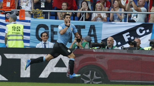 Uruguay ganó 1 a 0 y está en octavos de final