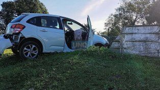 Despistó con el auto y destruyó un tanque australiano