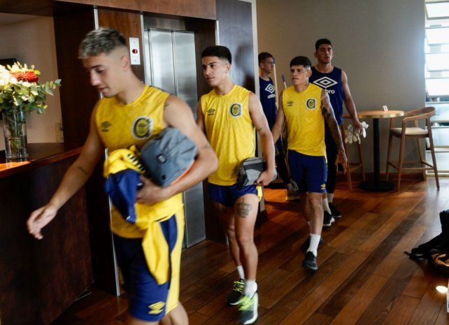 Los futbolistas canallas trabajaron un rato a la mañana