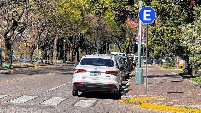 Estacionamiento sin SEOM. Habilitaron nuevas cuadras en el casco histórico de Santa Fe.
