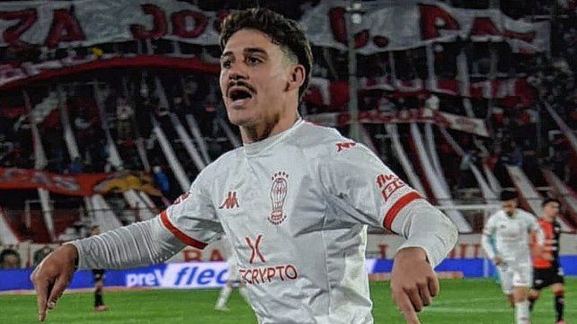 Huracán ganó con dos goles de Cóccaro