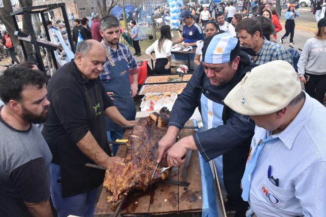 Ybarlucea celebró el Día de la Independencia manteniendo viva la tradición