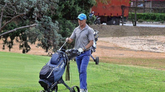 Gabriel Batistuta se escapó a Entre Ríos para un día de golf.