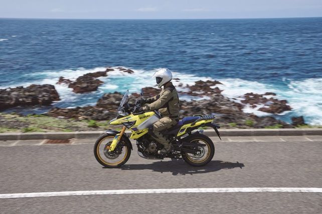 La V-Strom 1050 DE ofrece un control excepcional en cualquier tipo de terreno.