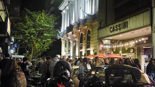 Foto de archivo. La Noche de las Peatonales, un evento que garantiza la circulación de gente en el centro después de la hora de cierres de comercios&nbsp;