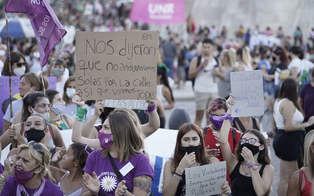 Marcha por las calles de la ciudad en el Dia Internacional de la Mujer el 8M. (Foto de archivo)